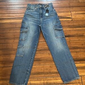 Express Straight Ankle High Rise Cropped Cargo Jeans. Size 0R